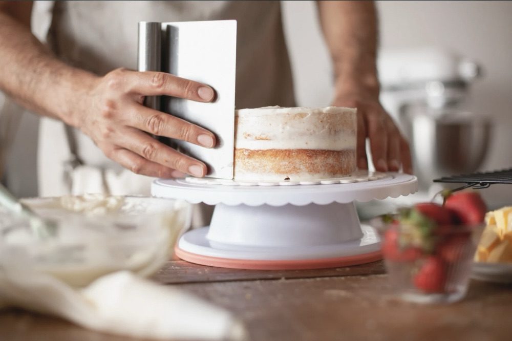 Cake designs and decorating
