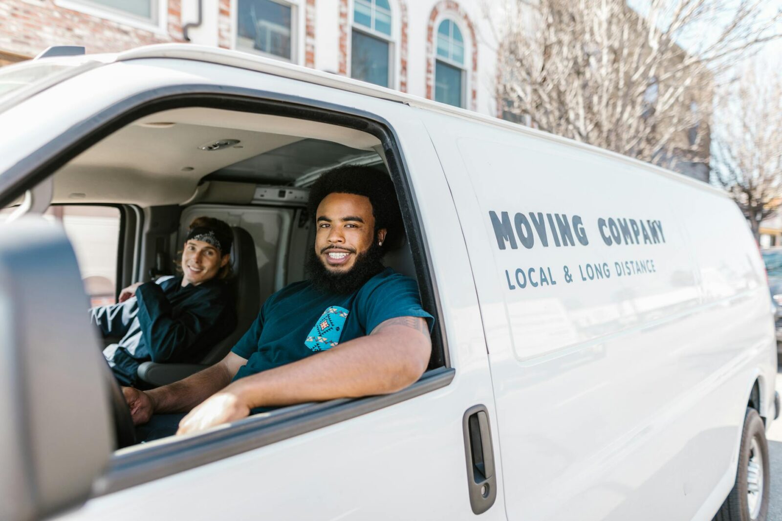 man couple woman friends Moving House? Here’s How to Make Things Less Stressful