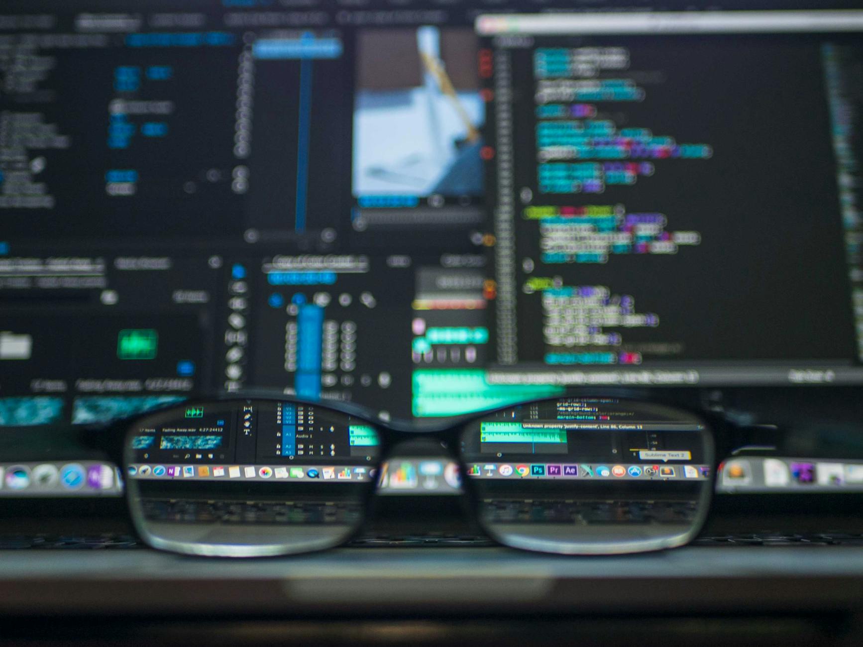 data codes through eyeglasses Tips for Choosing The Right Software Developer for Your Company