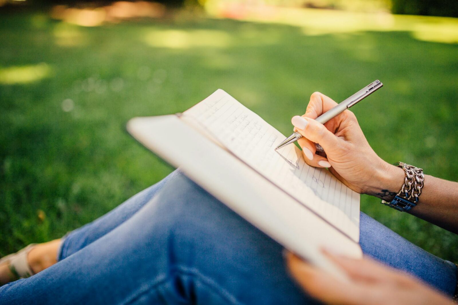 fashion woman notebook pen 6 Empowering Ways to Reclaim How You Feel About Yourself