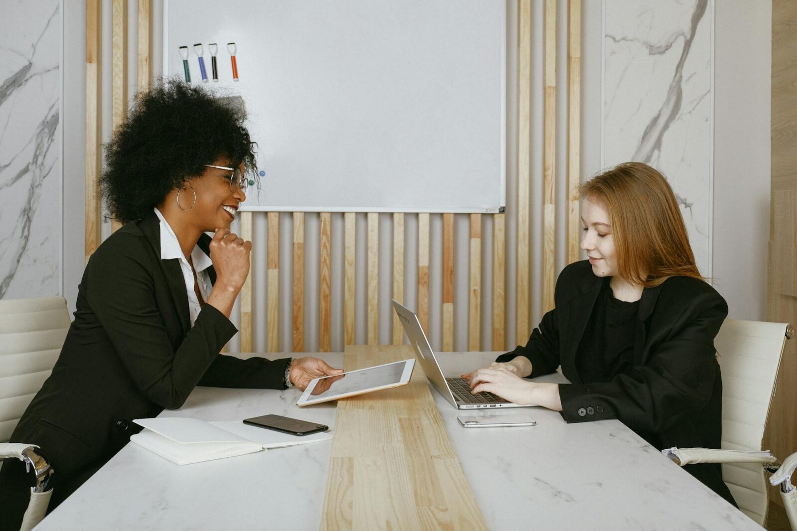people working in office 10 Time-Saving Tricks to Improve Customer Service