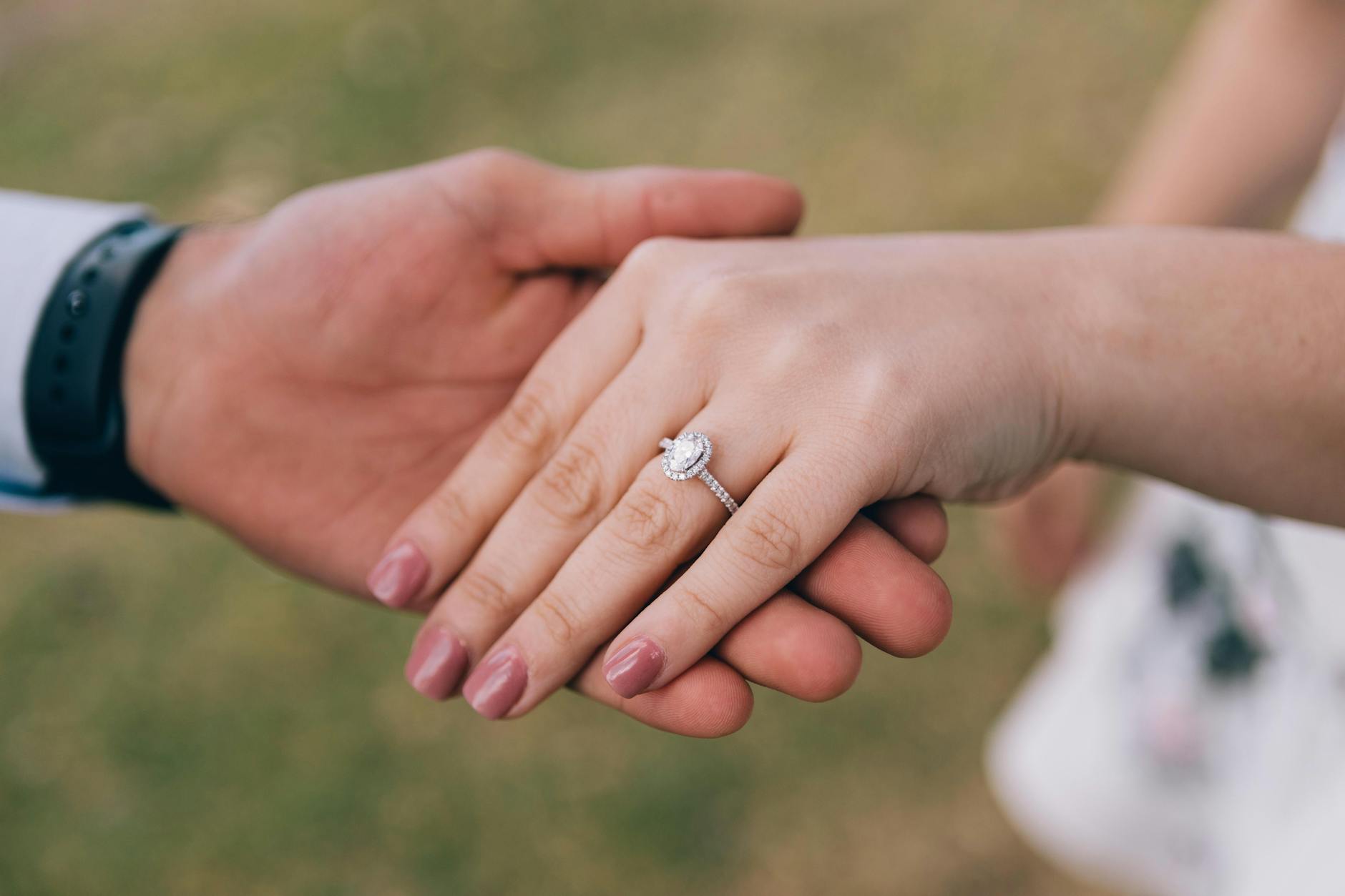 photo of engagement ring Best Stores Where You Can Buy Gold Engagement Rings